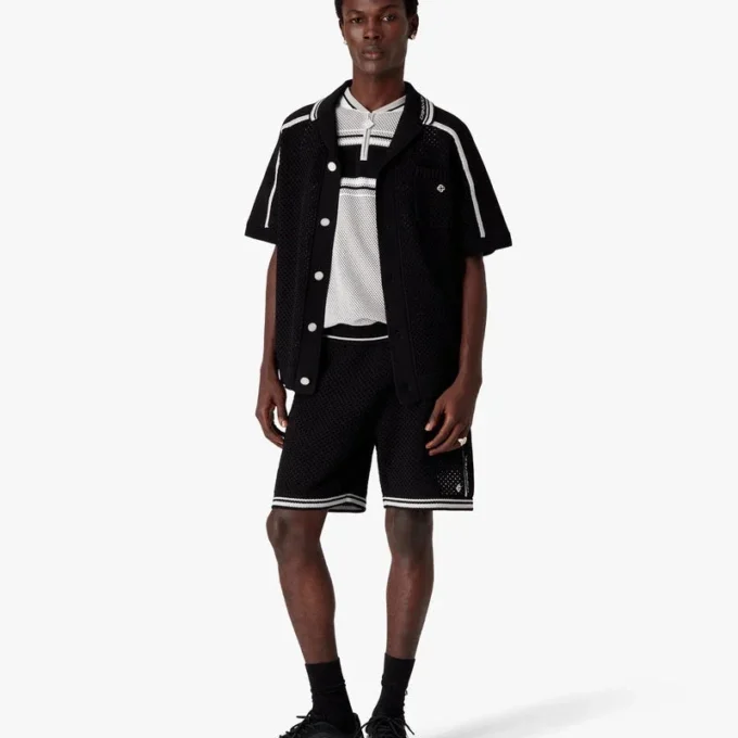 Camisa de malla negra de manga corta Camisa de malla negra de manga corta