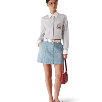 Camisas cortas de algodón con rayas finas y bordados