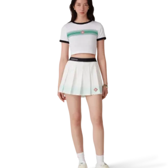 Camiseta con rayas degradadas y cuello redondo