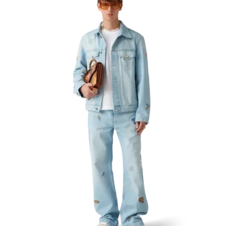 Chaqueta vaquera con motivos bordados