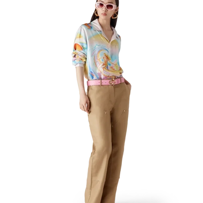 Cinturón rosa con logotipo CC en relieve