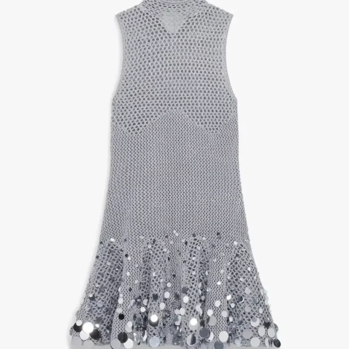 Minivestido de ganchillo plateado con efecto espejo