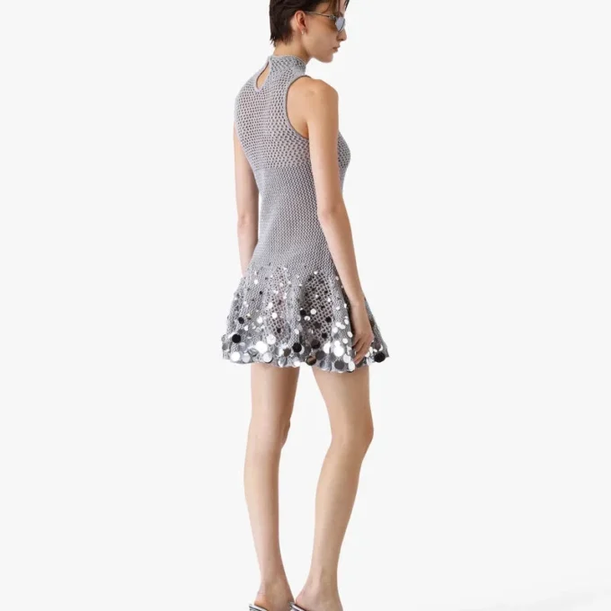 Minivestido de ganchillo plateado con efecto espejo