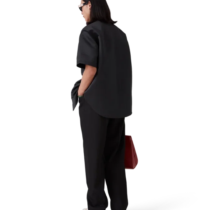 Pantalones chinos con pliegues