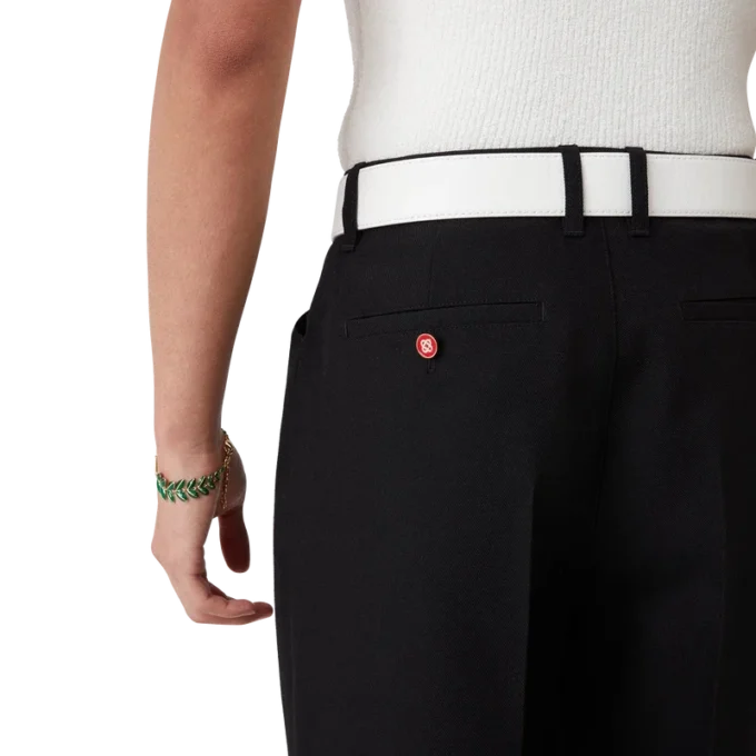 Pantalones chinos con pliegues