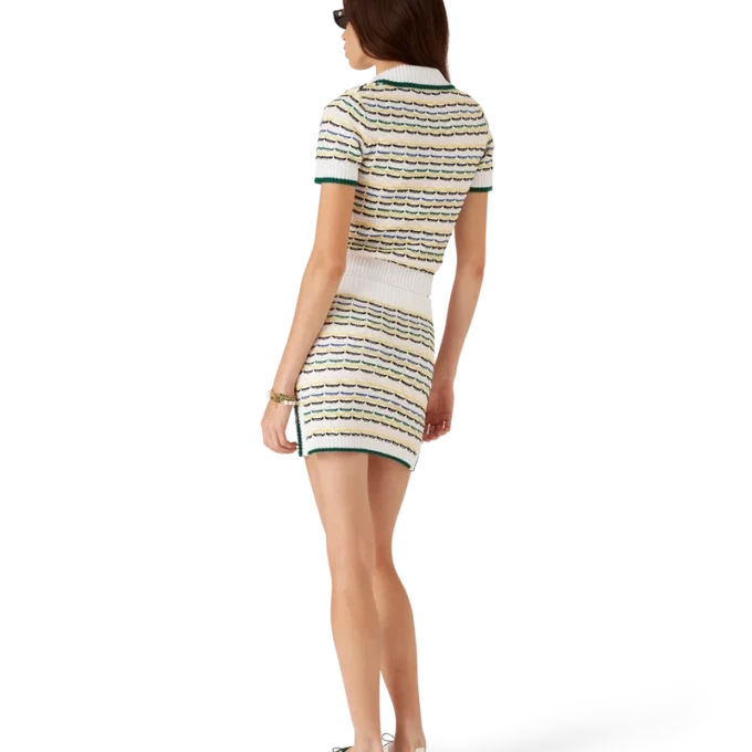 Polo corto de algodón con costura plisada Polo corto de algodón con costura plisada