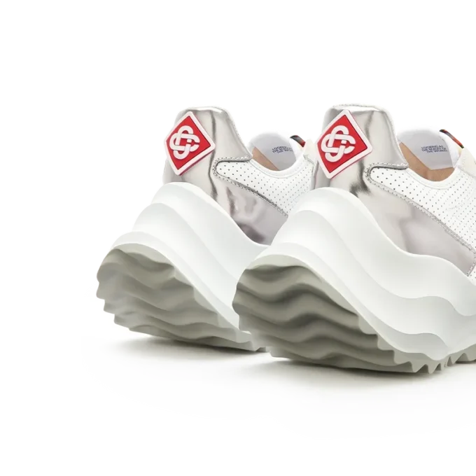 Zapatillas Atlantis blancas y cromadas para mujer Zapatillas Atlantis blancas y cromadas para mujer